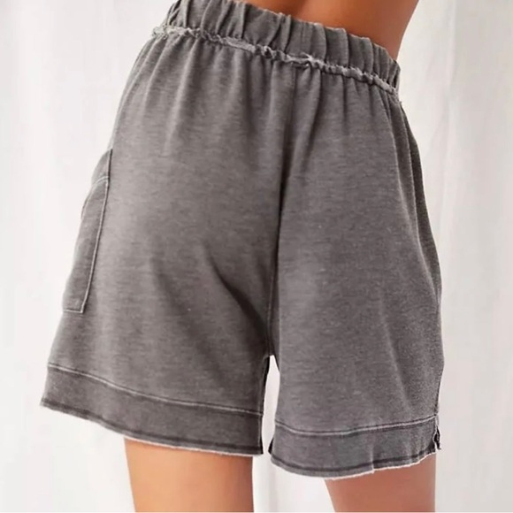 Free People Cozy Girl Distressed Lounge Shorts Grey
Size S - Picture 2 of 7